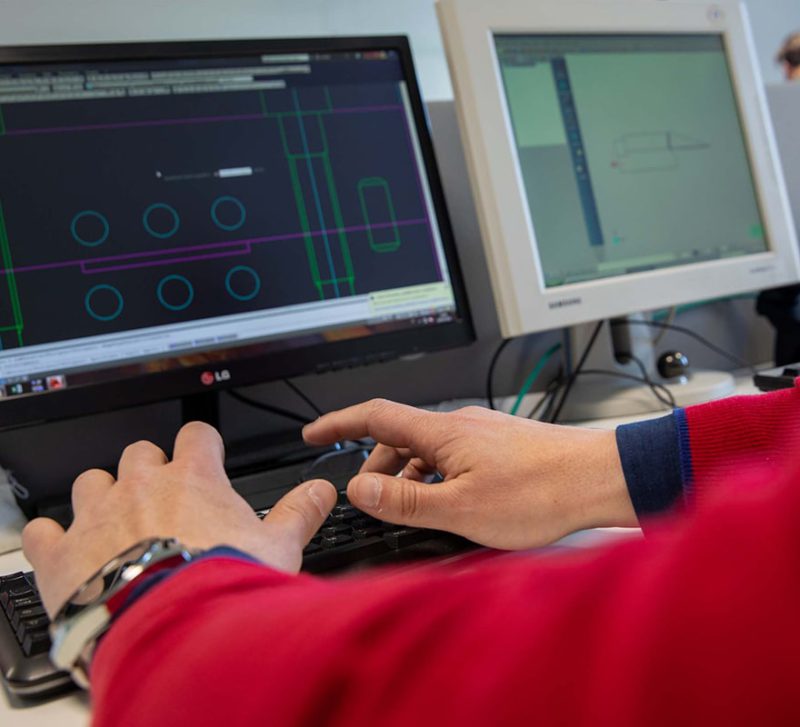 Lavorazione custom: il valore di un progetto personalizzato e le sue fasi