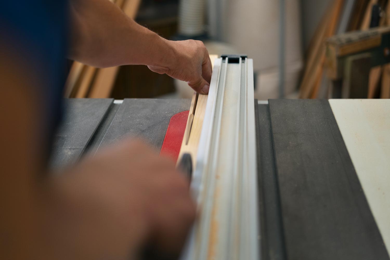 Profilati per finestre in PVC: design, isolamento e lunga durata