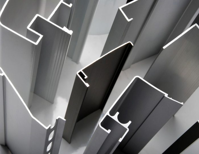 Linea di estrusione VBN per profili in materiali plastici bio e riciclati